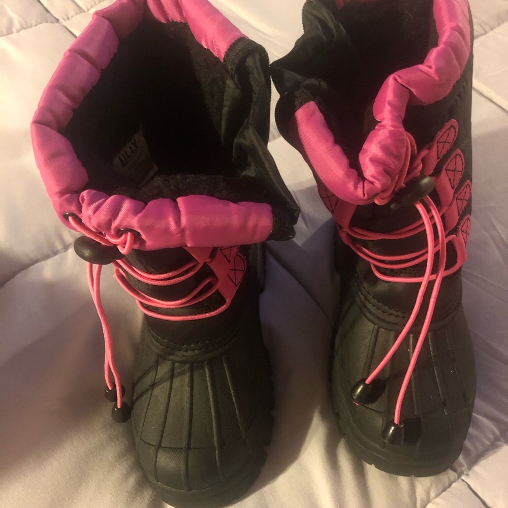 Lily All Weather girls boots